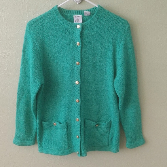 Green sweater - Picture 1 of 1